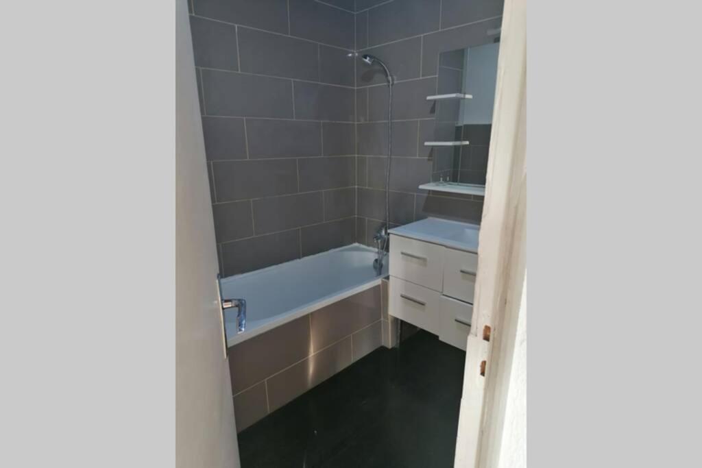Appartement meublé à Villeneuve les maguelone Extérieur photo